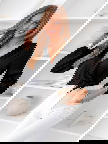 Czarna satynowa bluzka z...