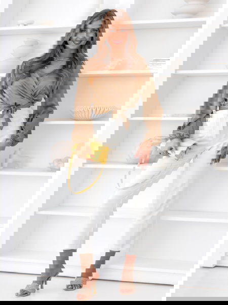 Beżowa satynowa bluzka z... 2