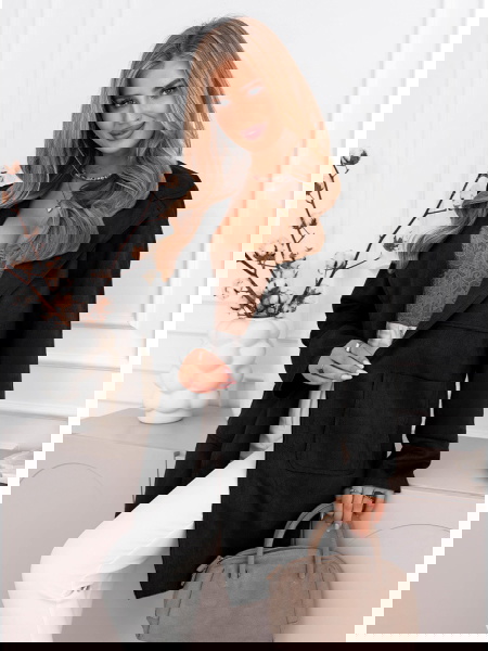 Czarny lekki płaszczyk z...