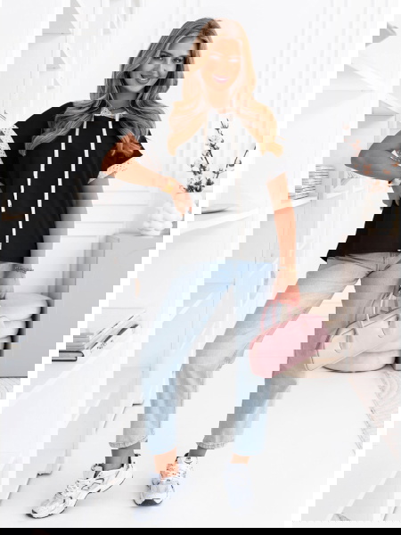 Czarna bluzka z kapturem... 2