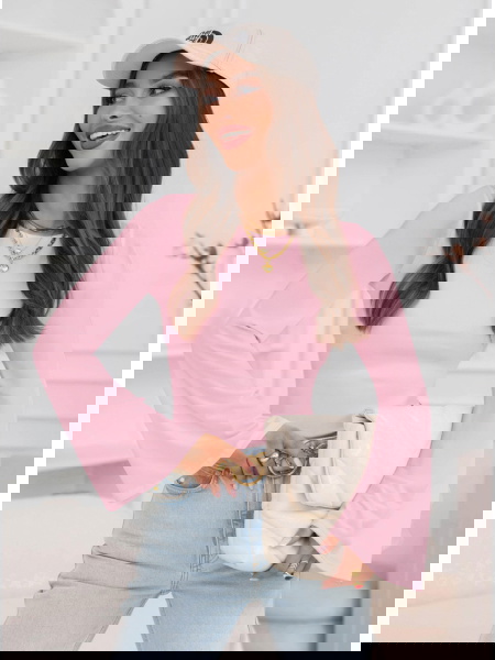 Pudrowa bluzka z szerokimi...