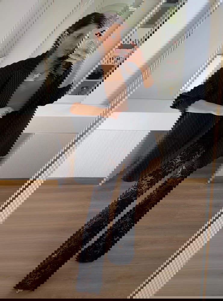 Czarne koronkowe dzwony Saennie