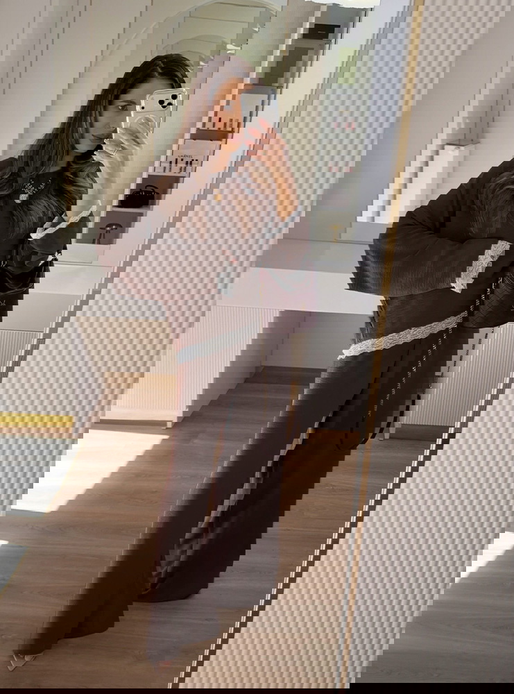 Czekoladowy komplet z koronkowymi...