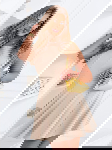 Jasnobeżowa rozkloszowana... 2