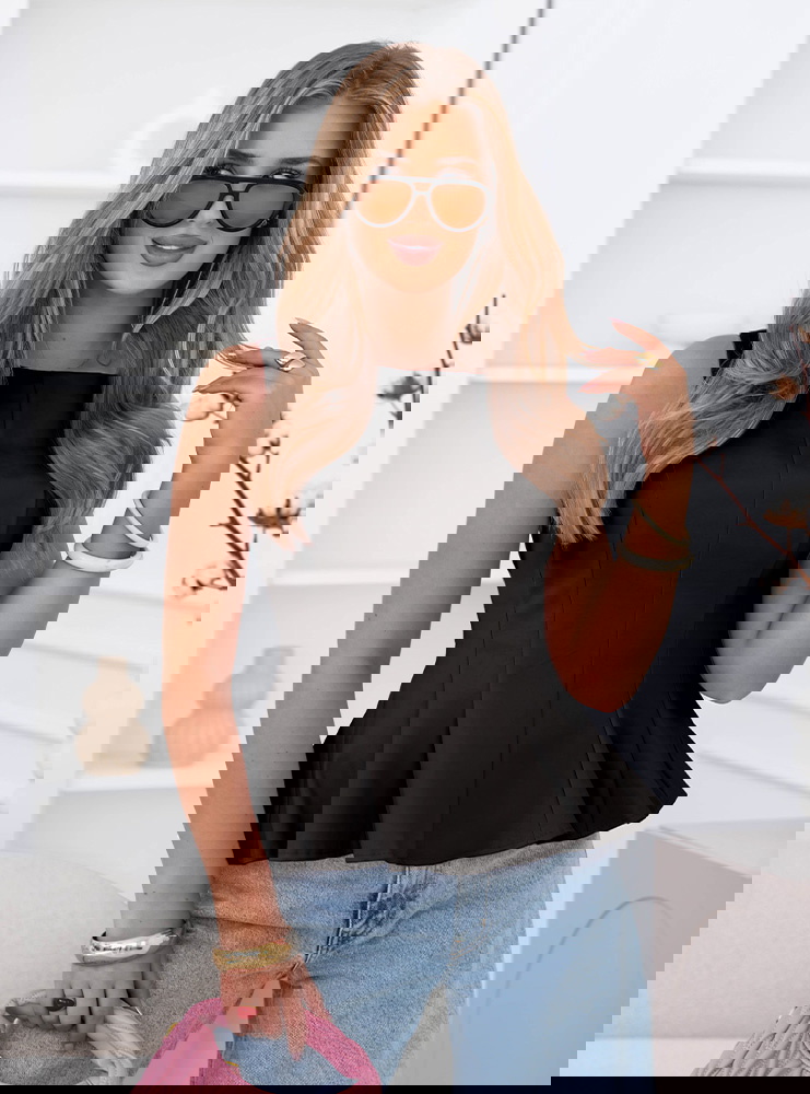 Czarna dopasowana bluzka z...