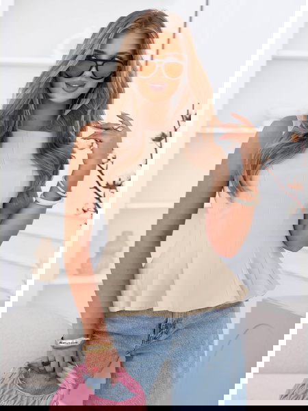 Jasnobeżowa dopasowana...