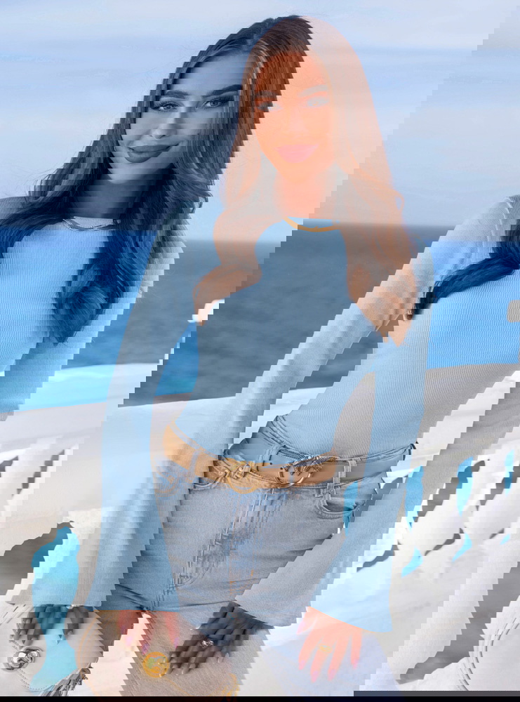 Błękitna prążkowana bluzka z...