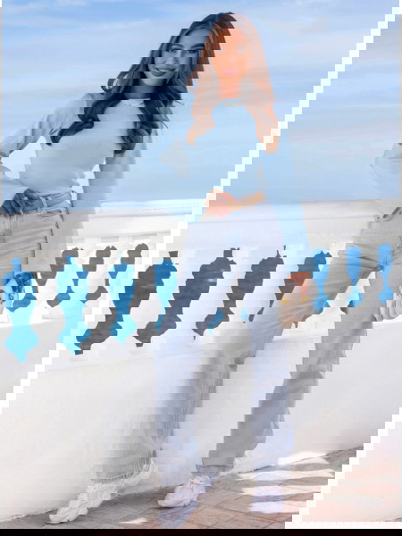 Błękitna prążkowana bluzka... 2