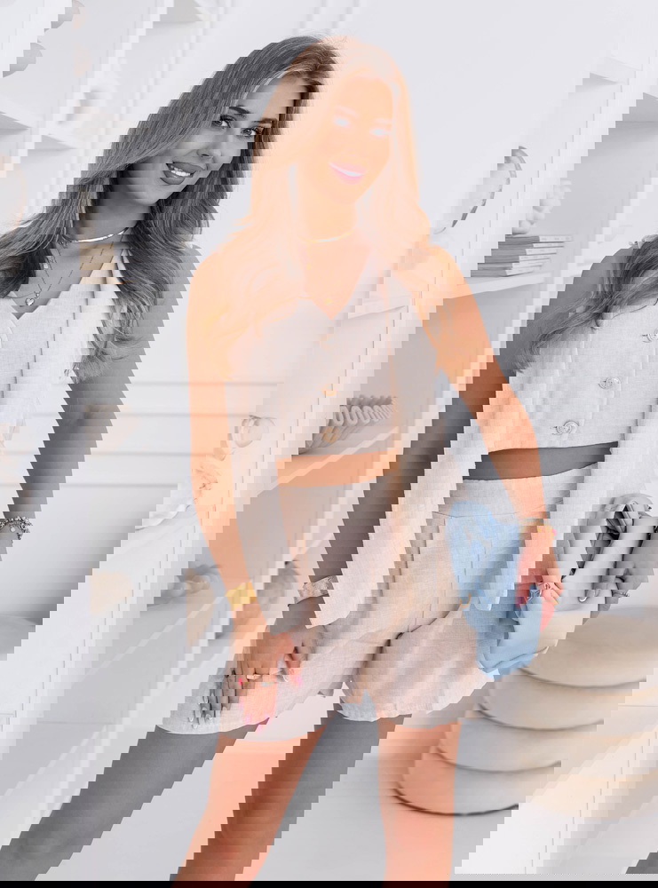 Jasnobeżowy komplet spodenki i...