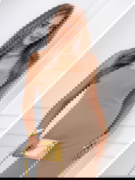 Beżowa prążkowana sukienka...