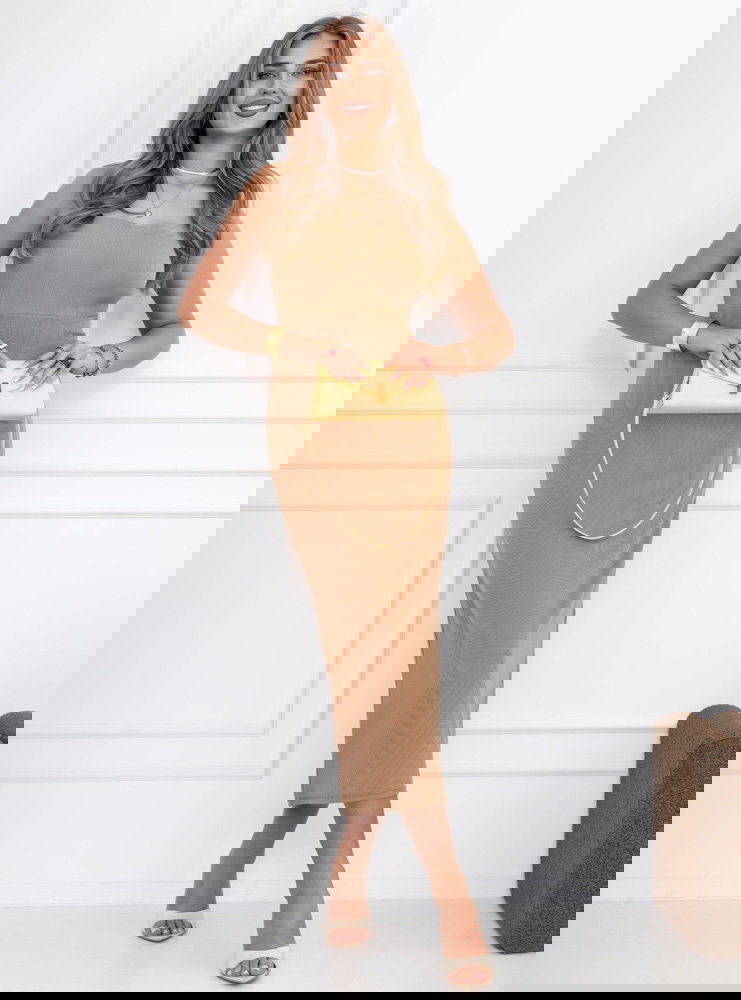 Prążkowana sukienka z wycięciem na...