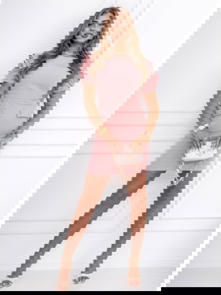 Dopasowana sukienka mini... 2