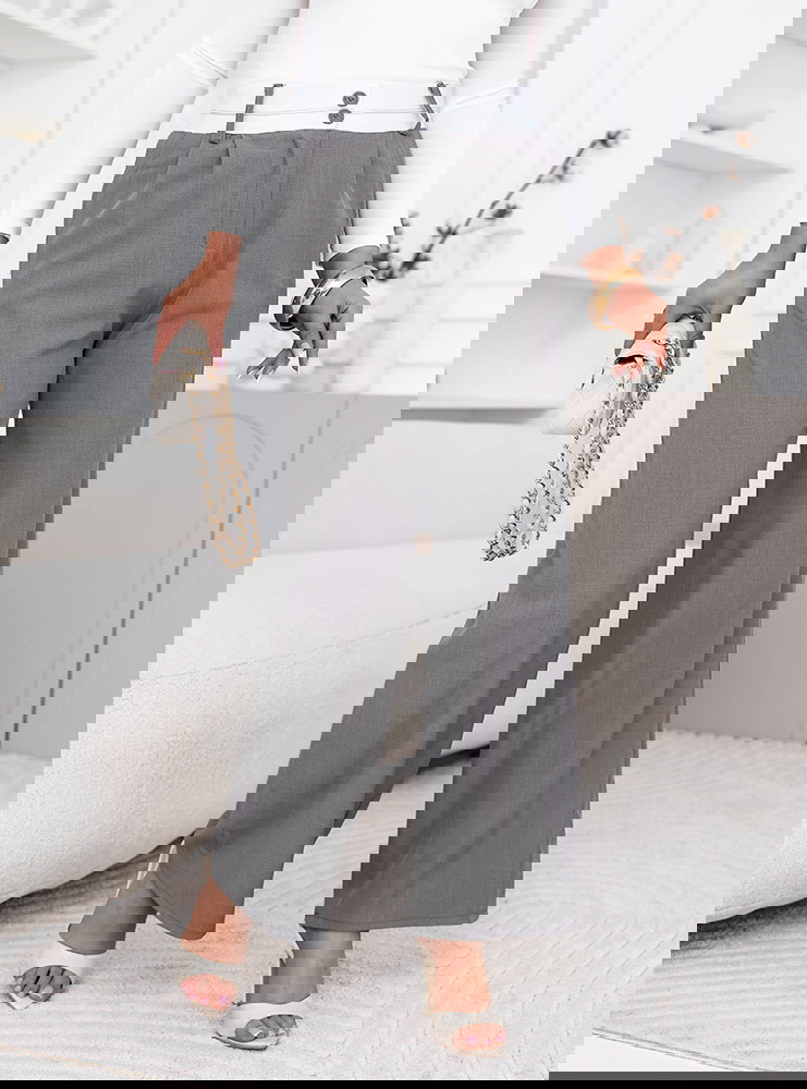 Szare szerokie spodnie z kieszeniami...