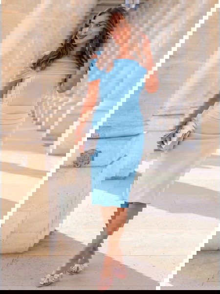 Błękitna dopasowana...