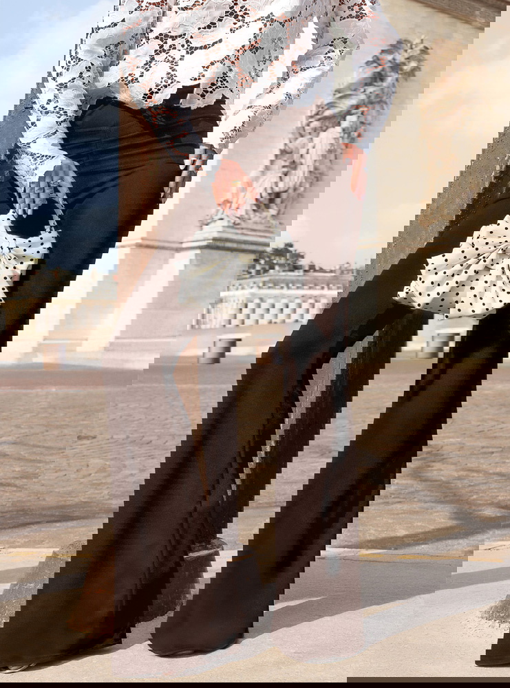 Czekoladowe spodnie z rozszerzanymi...