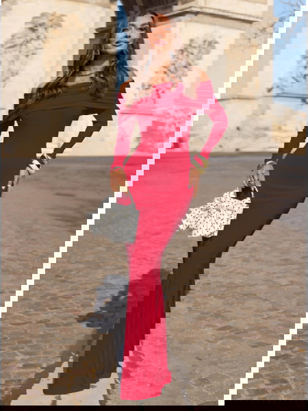 Malinowa dopasowana...