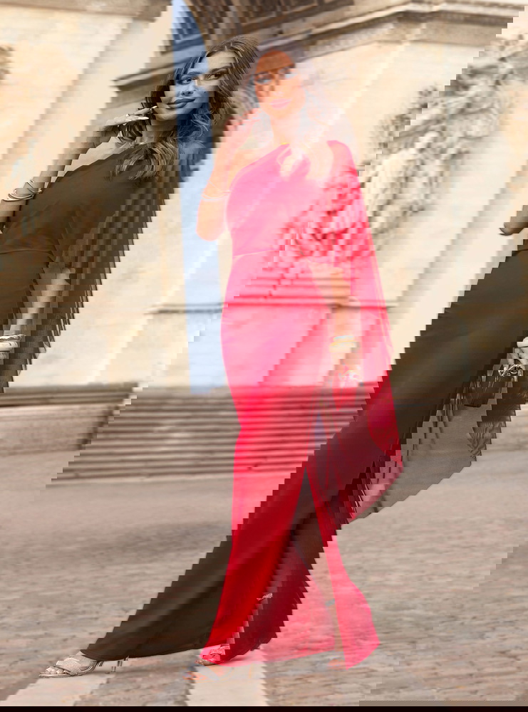 Malinowa długa sukienka na jedno...