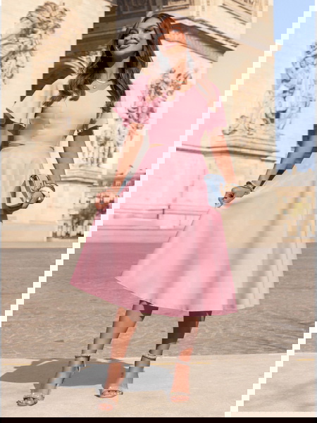 Pudrowa sukienka midi...