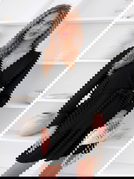 Czarna sukienka z... 2