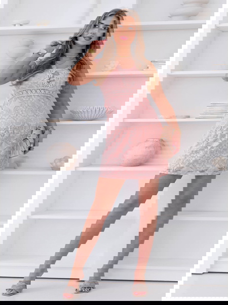 Pudrowa koronkowa sukienka... 2