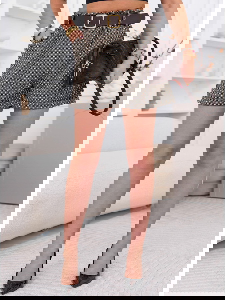 Krótkie spodenki z paskiem... 2