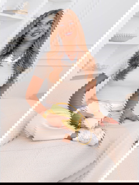 Jasnobeżowy komplet bluzka...