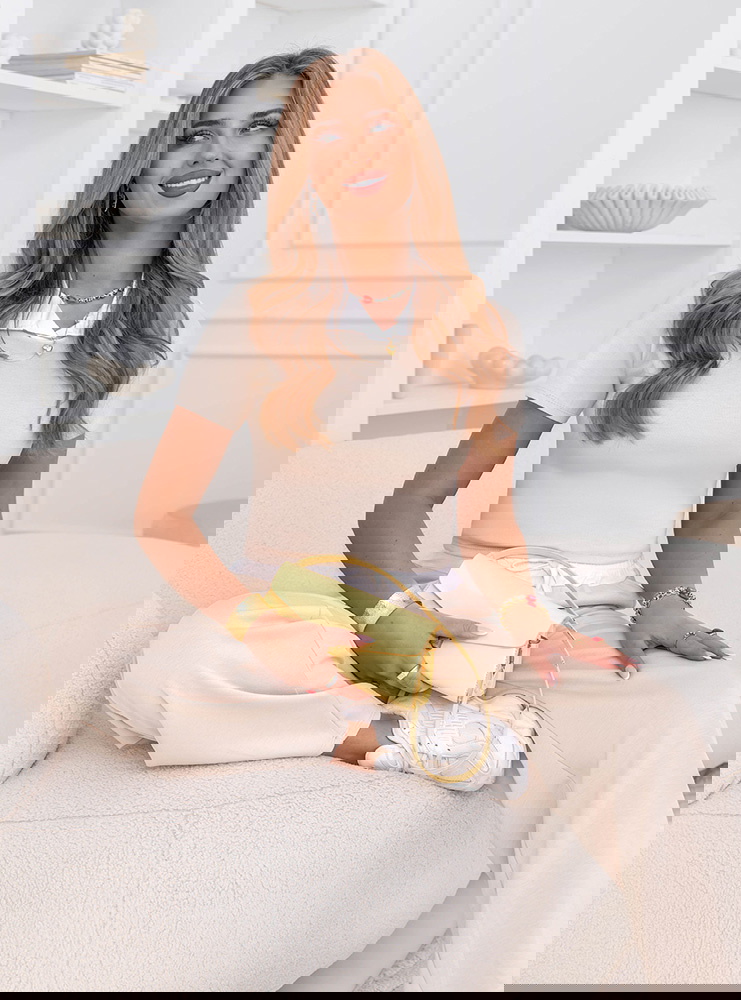 Jasnobeżowy komplet bluzka i szerokie...