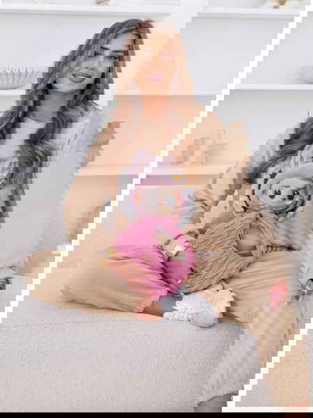 Jasnobeżowy komplet dresowy...