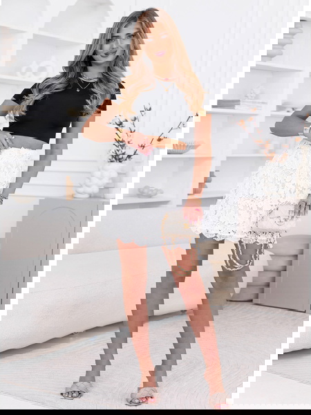 Biała spódniczka ażurkowa... 2