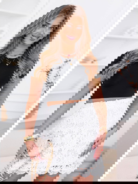 Biała spódniczka ażurkowa...