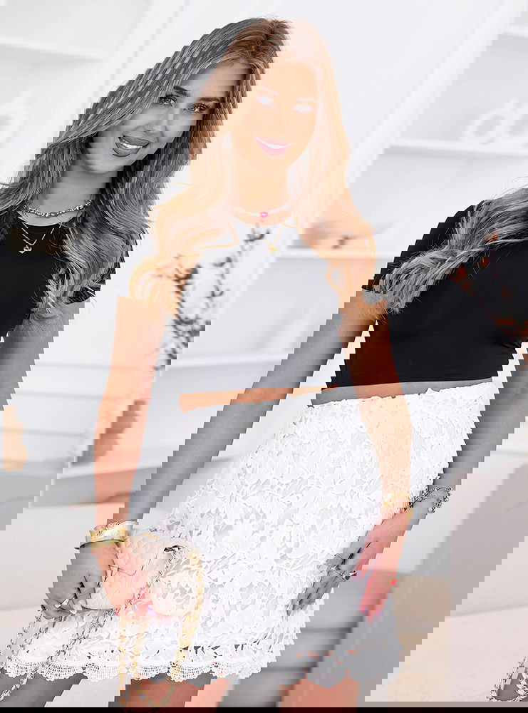 Biała spódniczka ażurkowa Adelela