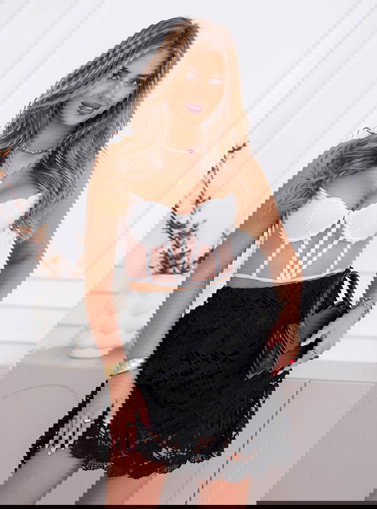 Czarna spódniczka ażurkowa Adelela