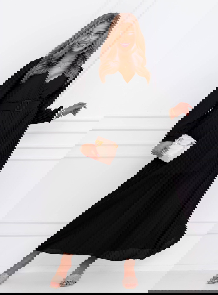 Czarna sukienka z przekładanym...