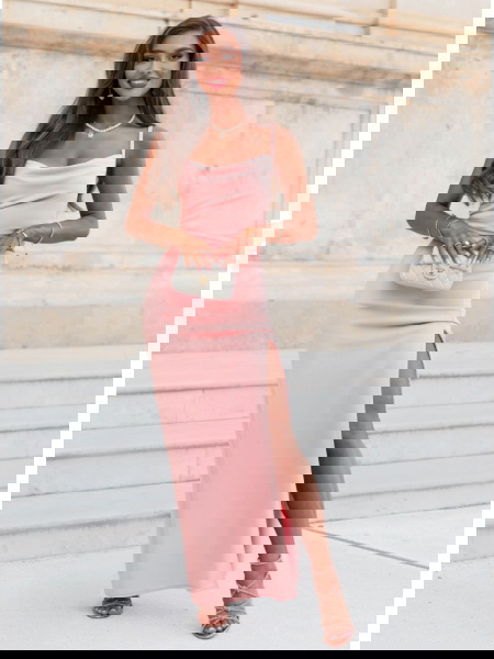 Pudrowa sukienka z...