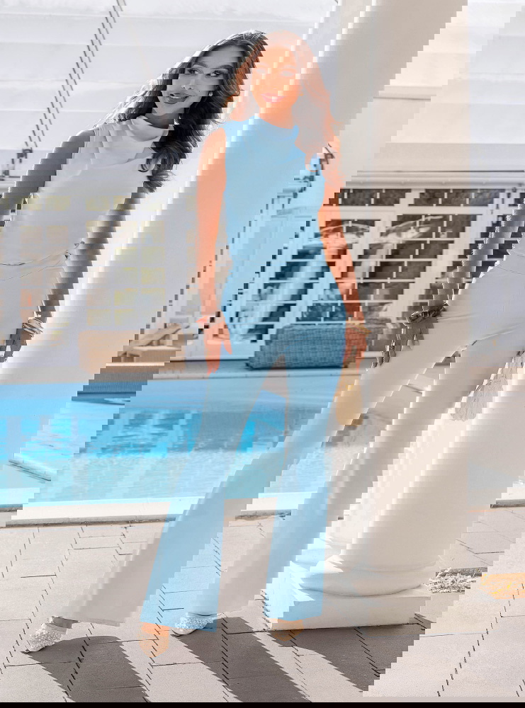 Błękitny komplet bluzka i spodnie...