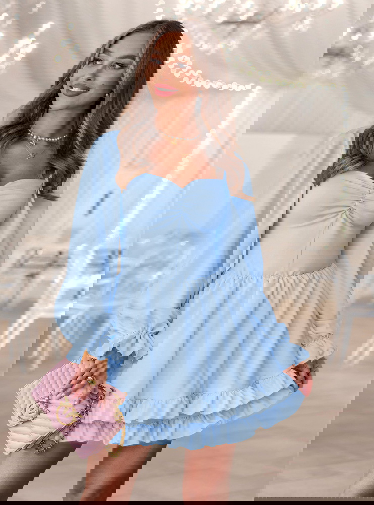 Błękitna sukienka mini z falbankami...