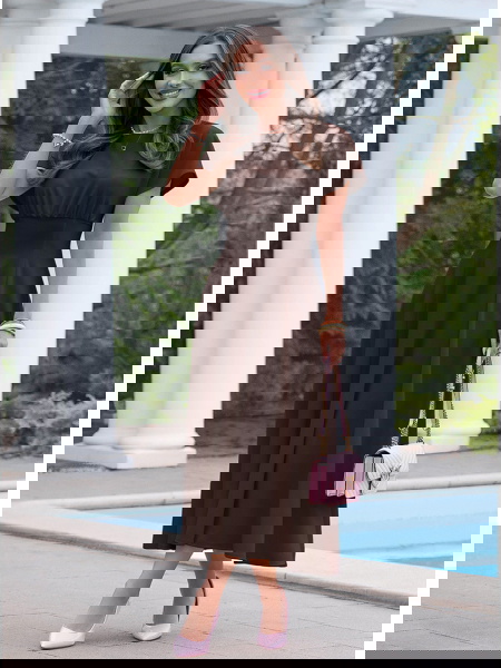 Czekoladowa sukienka z... 2