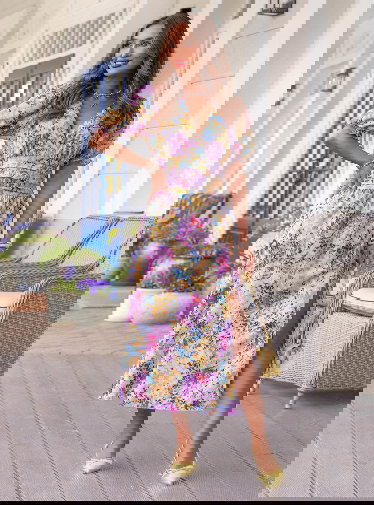 Wzorzysta sukienka z przekładanym...