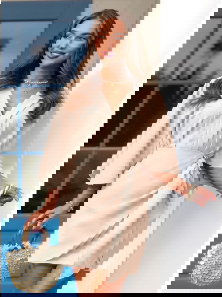 Jasnobeżowa sukienka mini z...