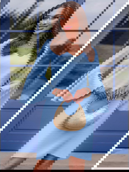 Błękitna trapezowa sukienka...