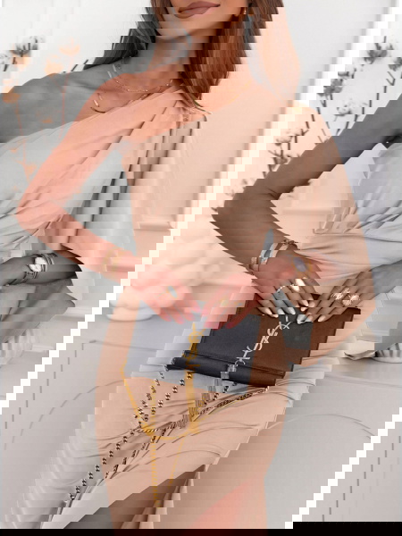 Beżowa sukienka na jedno...