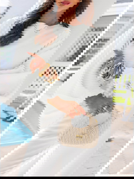 Bluzka z bufiastymi... 2