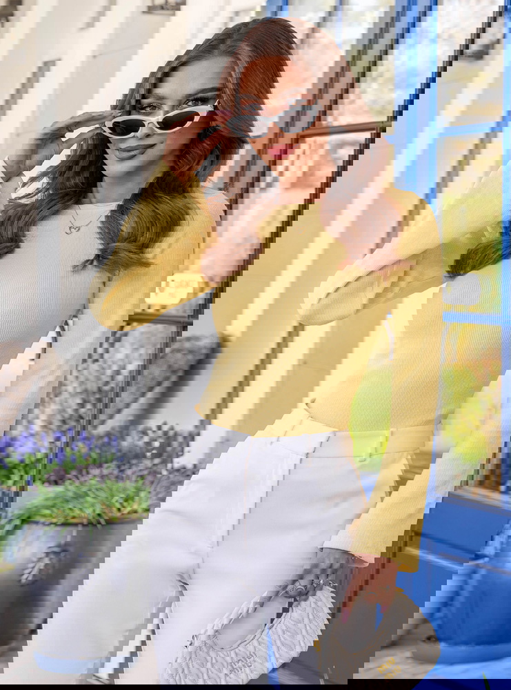 Prążkowana bluzka z rozszerzanym...