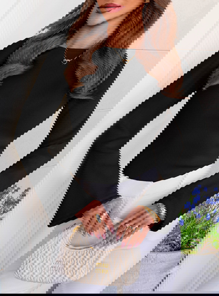 Czarna prążkowana bluzka z...