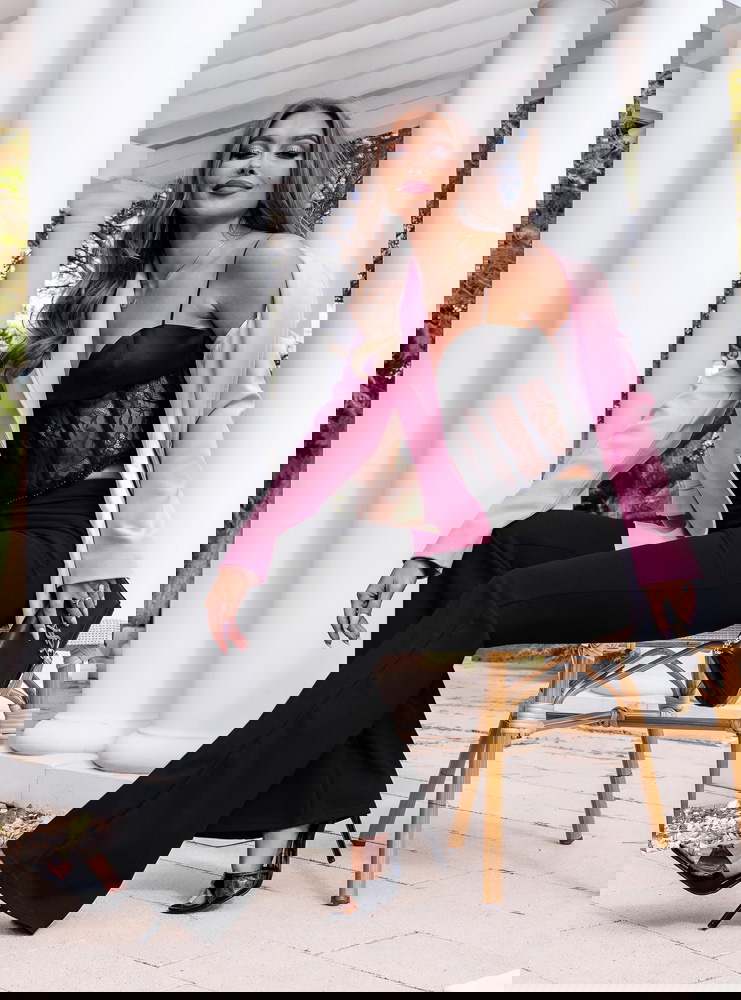 Czarne spodnie z rozszerzanymi...