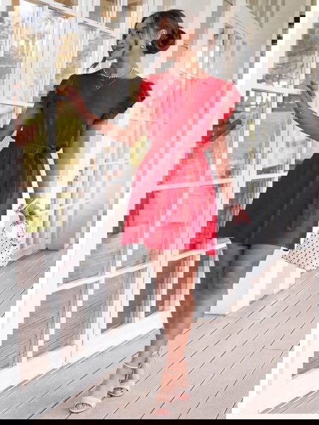 Malinowa sukienka z...