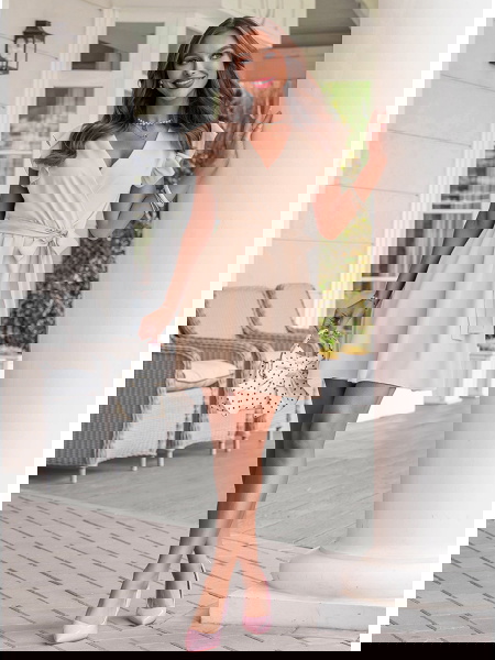 Beżowa sukienka z... 2