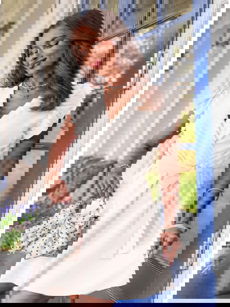 Biała sukienka z...