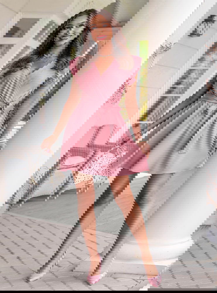 Sukienka z przekładanym dekoltem...