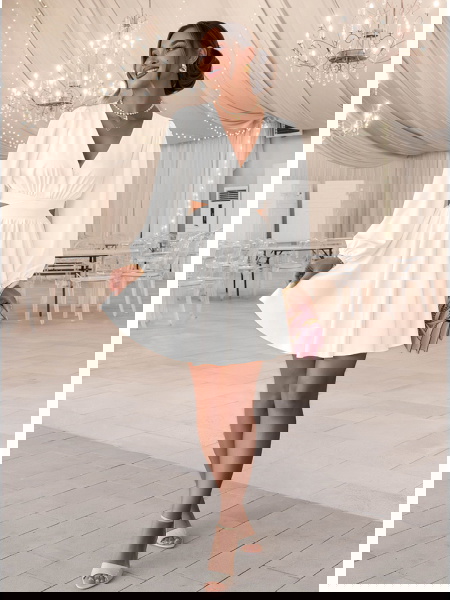 Biała sukienka... 2